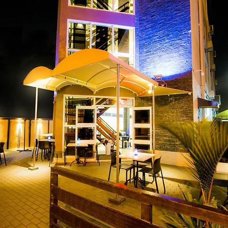 Q-Inn Boutique Hotel Парамарибо Екстер'єр фото